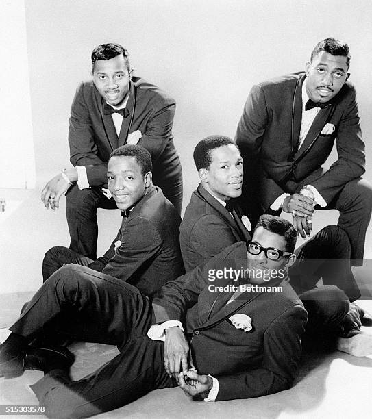 The Temptations dressed formally in 1966.