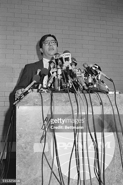 New York: Pan American spokesman Jeff Kriendler speaks to newsmen at a hastily called press conference at JFK Airport following the crash of Pan Am...