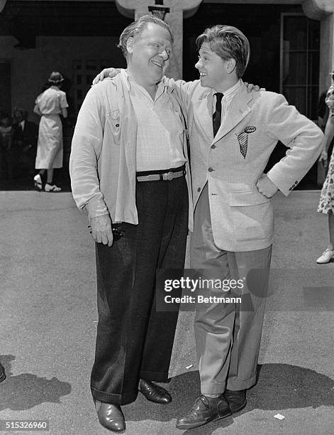 Long Pop!": Mickey Rooney's dad, Joe Yule of Vaudeville fame, comes down to the Los Angeles station to wish god speed to his cinema star son. The...