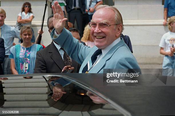 Former House Speaker Jim Wright waves goodbye as he leaves Capitol Hill for the last time as a Congressman 6/29, his 34-year career brought to an end...