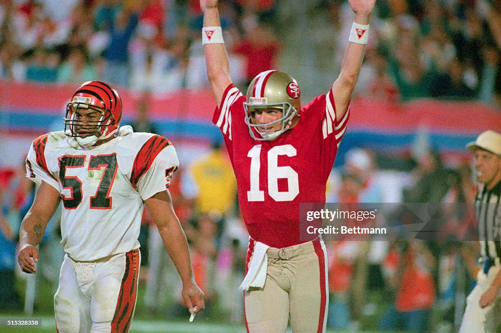 Joe Montana Celebrating Touchdown