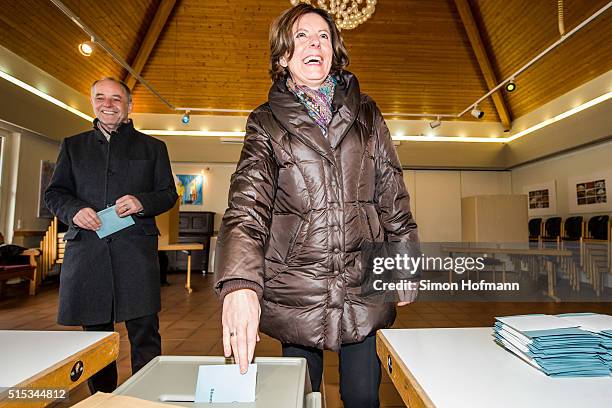 Malu Dreyer, incumbent governor of Rhineland-Palatinate and member of the German Social Democrats , casts her ballot in Rhineland-Palatinate state...