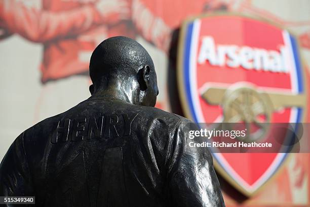 The Thierry Henry statue is seen prior to the Emirates FA Cup sixth round match between Arsenal and Watford at Emirates Stadium on March 13, 2016 in...