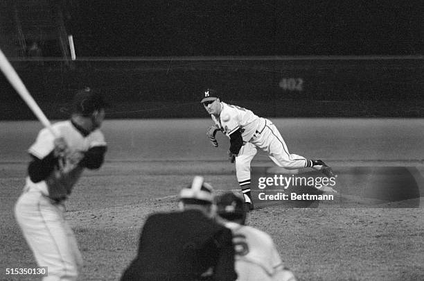 Milwaukee, Wisconsin-Southpaw Warren Spahn of the Milwaukee Braves fires one to San Francisco Giants' Felipe Alou in the eighth inning of the game....