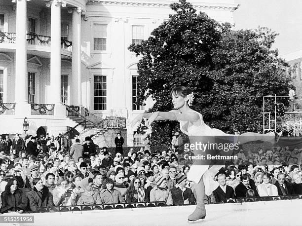 Washington, DC- Former Olympic star Peggy Fleming performs on the south lawn of the White House, 21/22, for President Carter and members of the...