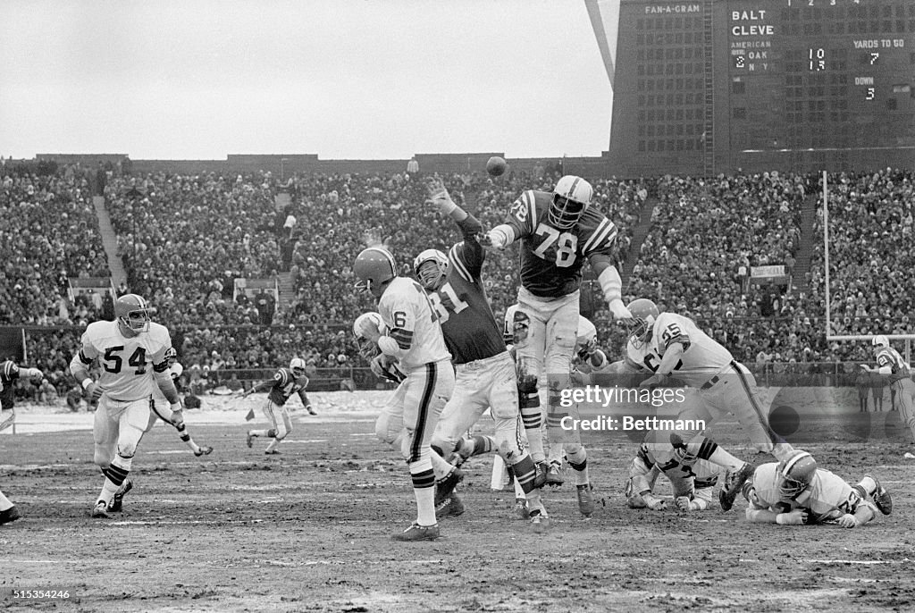Indiana Colts Bubba Smith In Action