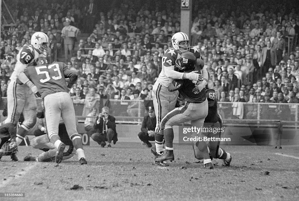 Bob Lilly Tackles Y.A. Tittle