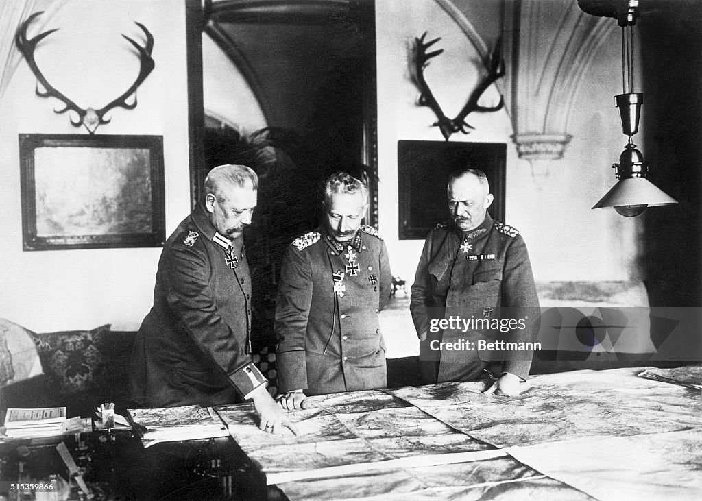 Hindenburg, Ludendorf, and Wilhelm II Look at Map