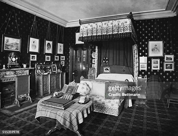 Balmoral, Scotland: Queen Victoria's bedroom at Balmoral in her early widowhood.