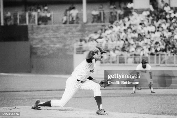 Mets? Craig Swan, pitching in game against Cincinnati.