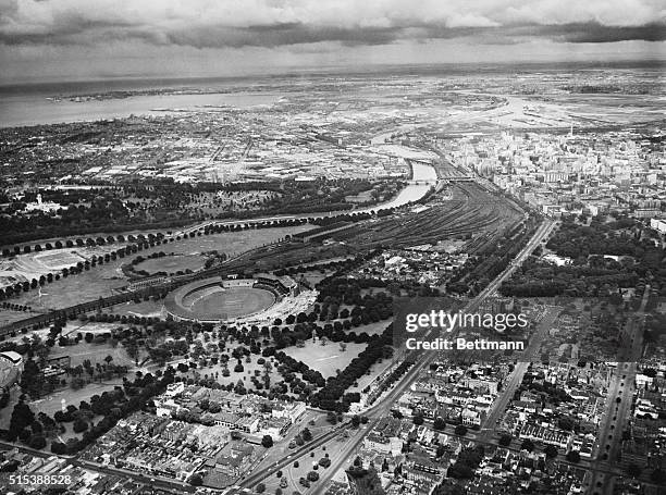 Melbourne Host City for 1956. Melbourne, Australia: Melbourne, Australia will be the host city for the 1956 Olympic games. It is the first city in...