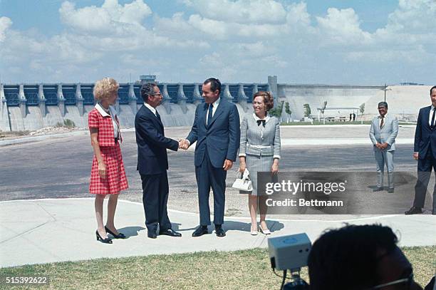 Del Rio, Texas: President and Mrs. Nixon stand with Mexican President and Mrs. Gustavo Diaz Ordaz with the Amistad Dam in the background. Nixon...