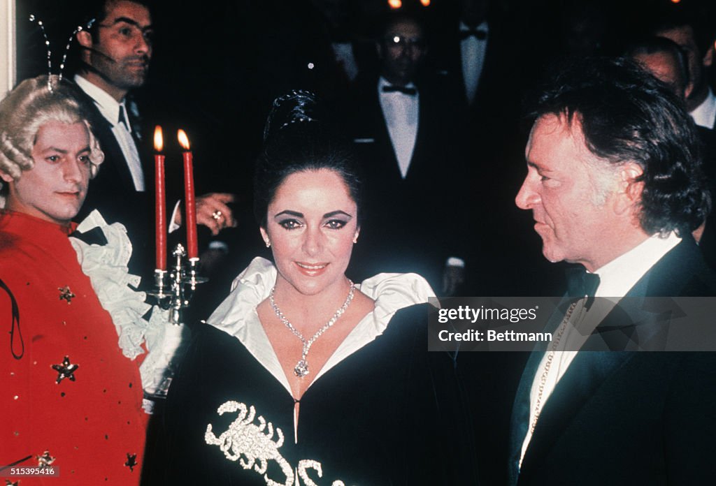 Elizabeth Taylor Wearing a One Million Dollar Diamond