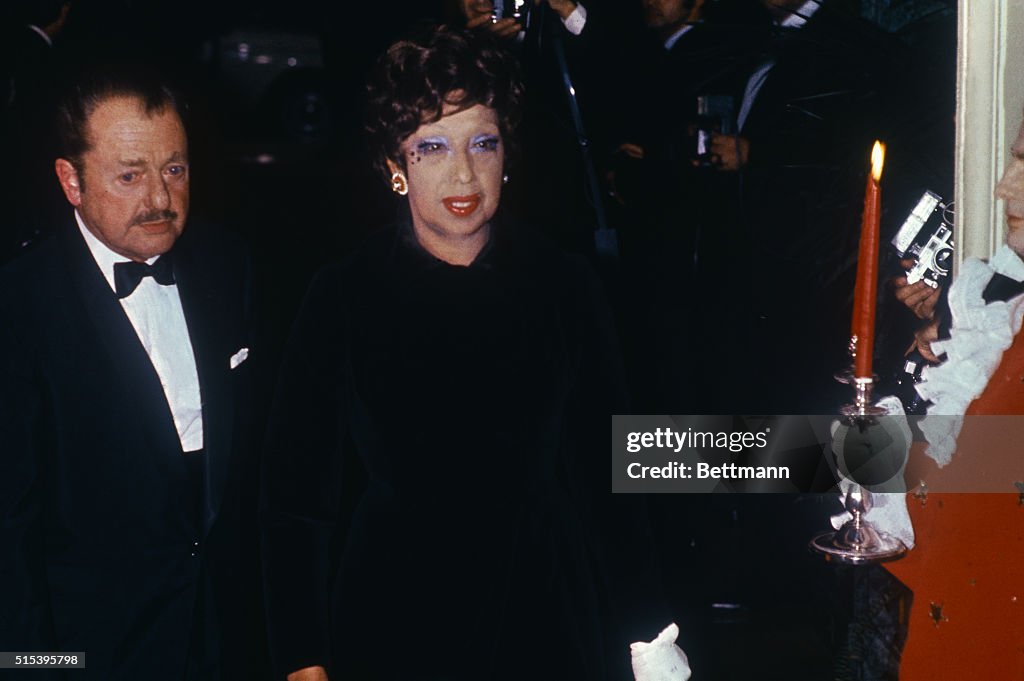Josephine Baker Arriving to Party