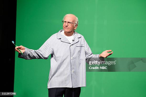 Ariana Grande" Episode 1698 -- Pictured: Larry David as Senator Bernie Sanders during the "Carson Endorsement Cold Open" sketch on March 12, 2016 --
