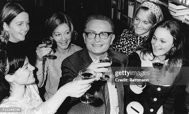 Young Paul Samuelson 198 Paul A Samuelson Photos & High Res Pictures - Getty Images