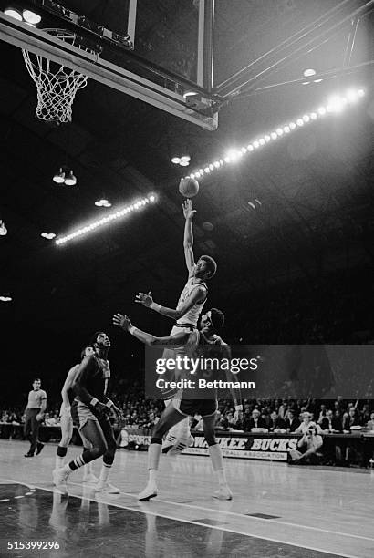 173 Wilt Chamberlain Kareem Abdul Jabbar Photos High Res Pictures 173 Wilt Chamberlain Kareem Abdul Jabbar Photos High Res Pictures
