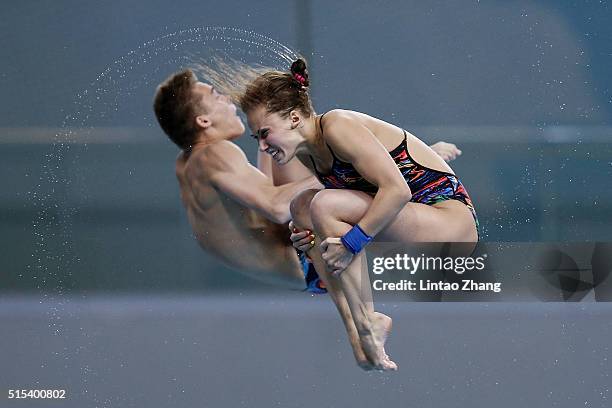 Nikita Shleikher and Yulia Timoshinina of Russia compete in the Mixed 10m Synchro Final during day three of the FINA/NVC Diving World Series 2016...