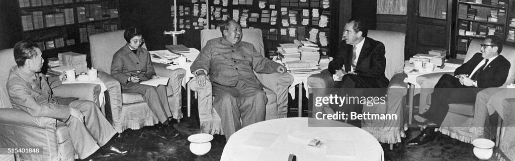 Nixon Meets with Mao