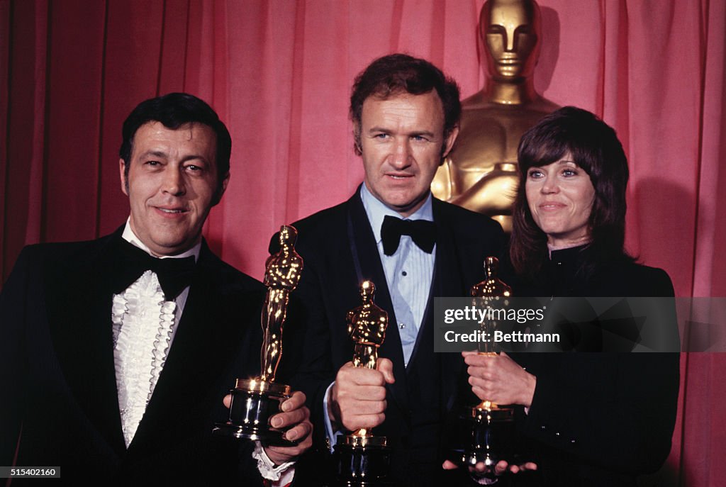 Actors Holding Oscar Awards