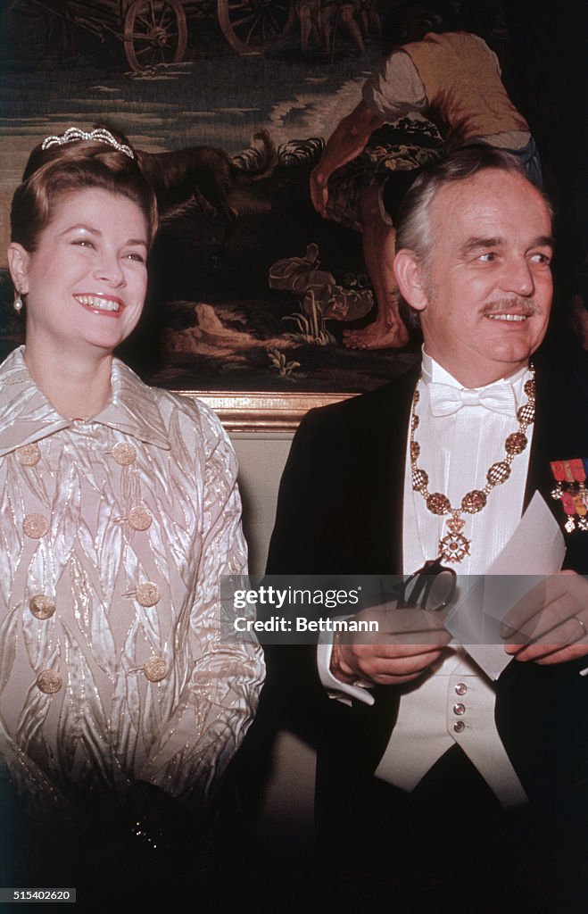 Prince Rainier and Princess Grace of Monaco in the saloon of El Pardo ...