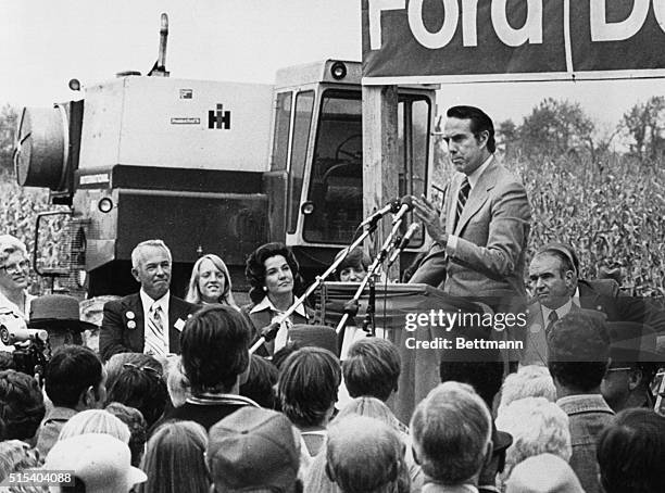 Wilmington, Ohio: Republican vice-presidential nominee, Senator Robert Dole uses a corn field and combine as a backdrop while addressing a rally on a...