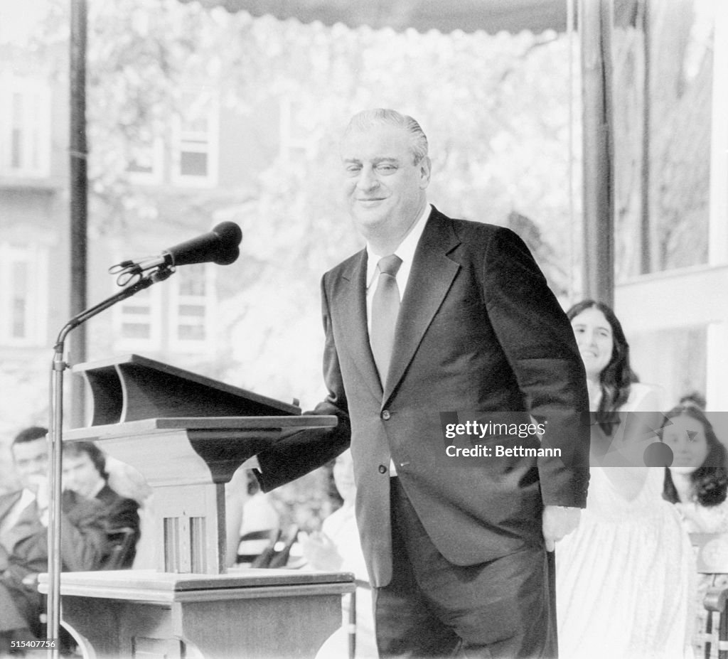 Rodney Dangerfield Giving a Speech