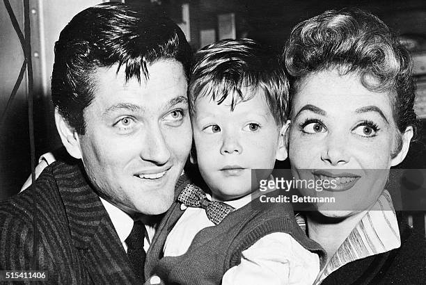 New York, NY-: John Drew Barrymore, scion of the "Royal Family" of the theater, is shown with his wife, actress Cara Williams, and his three-year-old...