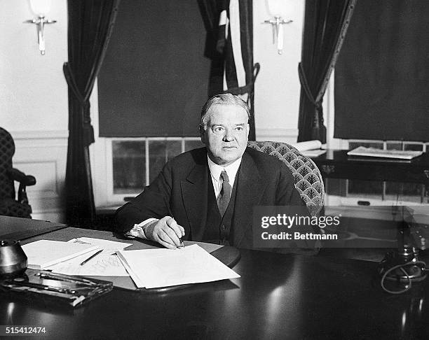 President Herbert Hoover , will for the fourth time this year proclaims a day of Thanksgiving. He will follow the custom which has been in existence...