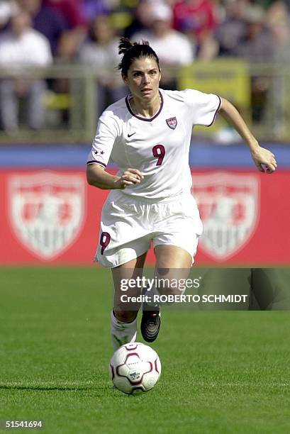 Mia Hamm of the US handles the ball during first half action of her friendly game against Norway's national women's soccer team played at the...