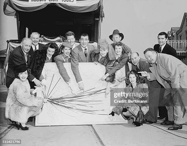 Hollywood Stars with Map, News Photo