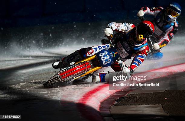 Ice Speed Racing 1,557 Ice Speedway Championship Stock Photos, High-Res Pictures, and ...