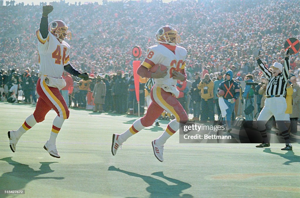 Darrell Green Scoring Touchdown