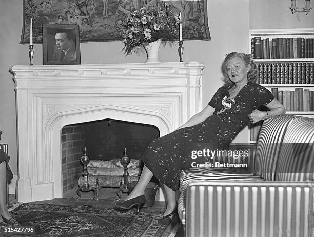 Looks like a romance Lela Rogers, mother of the vivacious, curvacious movie star Ginger, and G-man J. Edgar Hoover, if like Barkus the bad man's...