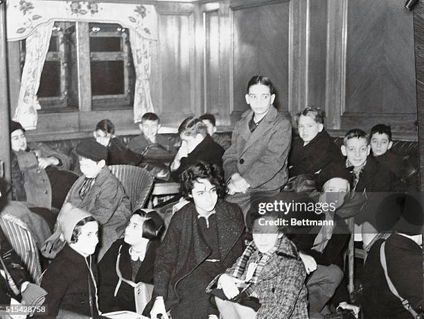 Jewish children refugees arrive from Germany.