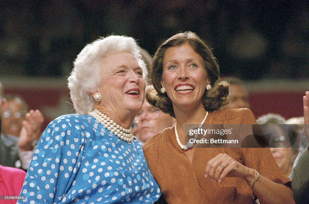 Barbara Bush and Marilyn Quayle...