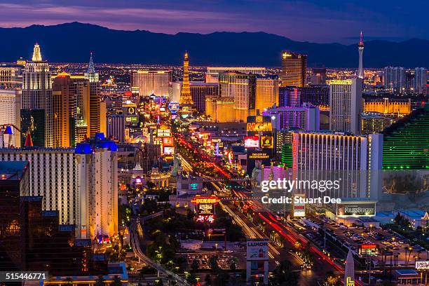 las vegas strip at twilight - downtown las vegas stock pictures, royalty-free photos & images