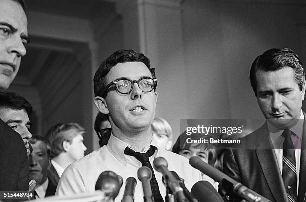 Washington, DC- Rennie Davis speaks to newsman as the House Un-American Activities subcommittee opens its hearings into the street disturbances...
