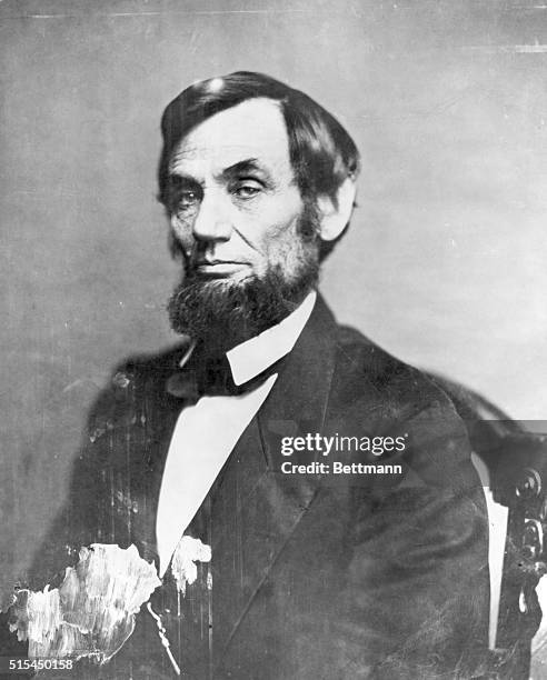 Photograph of Abraham Lincoln by Mathew Brady, 1862.