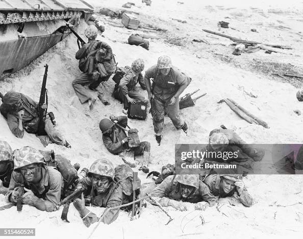 Soldiers in Taking Cover in Shell Hole News Photo - Getty Images