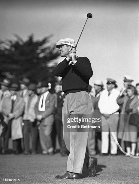 Byron Nelson, winner of the San Francisco golf tournament, tees off for the final round at Harding Park.
