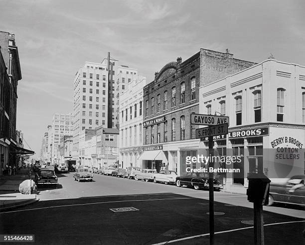 Memphis, Tennessee: Front Street. "Cotton capital of the World" where approximately one-third of the world's cotton is sold each year.