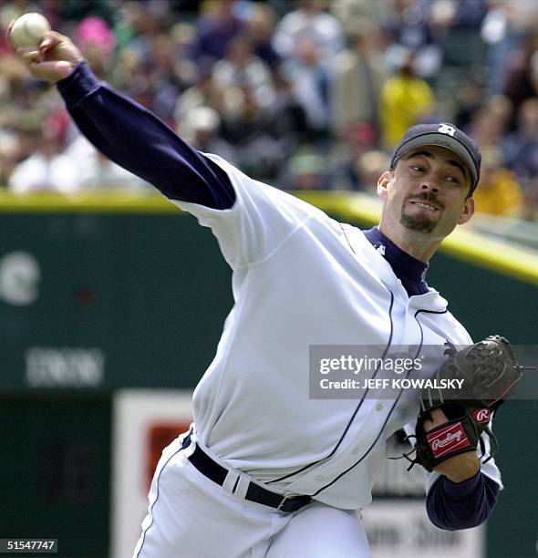 Detroit Tigers Dave Milicki delivers a pitch during the second inning in their game against the New York Yankees 14 May 2000. Milicki pitched 8 and...