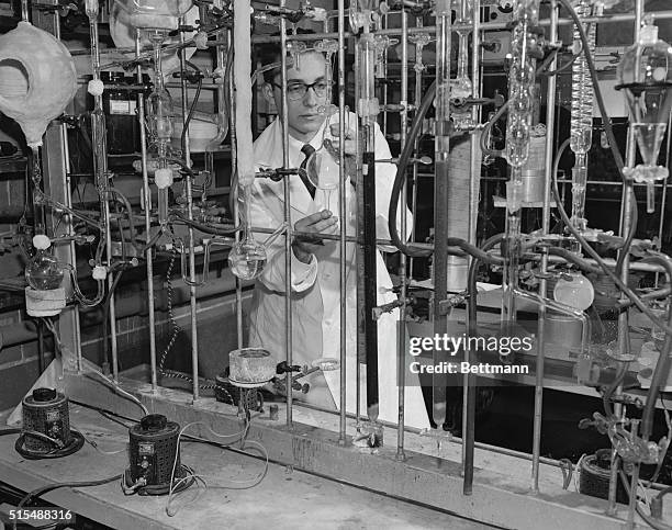 Stanley Miller performed experiments at the University of Chicago that demonstrated an atmosphere like that of the early Earth would produce organic...