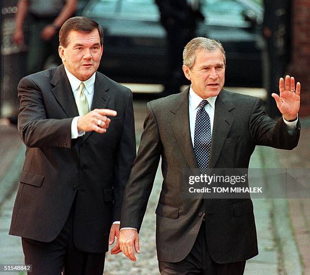 Candidate Tom Ridge George W Bush Governor Photos and Premium High Res Pictures - Getty Images