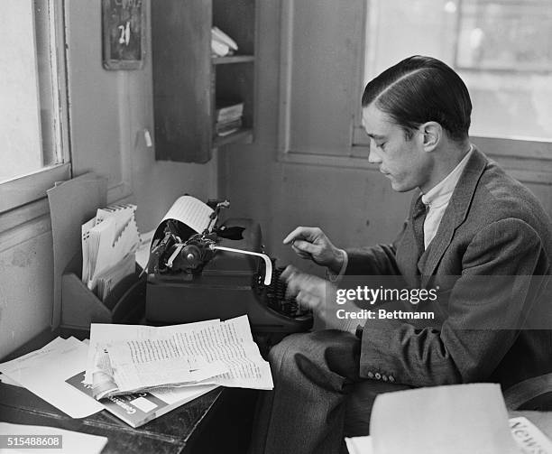 At the request of the American Embassy, the American journalist Benjamin Bradlee is not expelled from France as it was announced by the French...