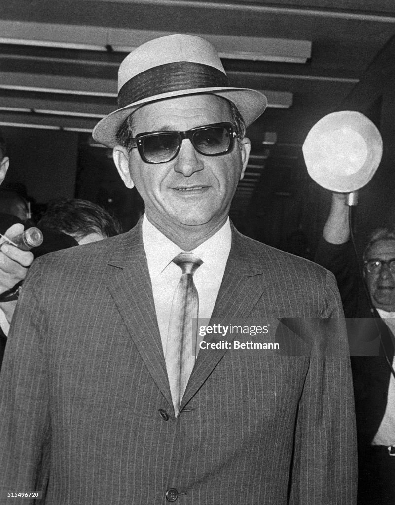 Sam Giancana Arriving in Court