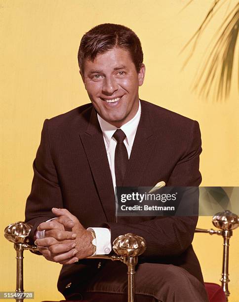 Close up of comedian Jerry Lewis