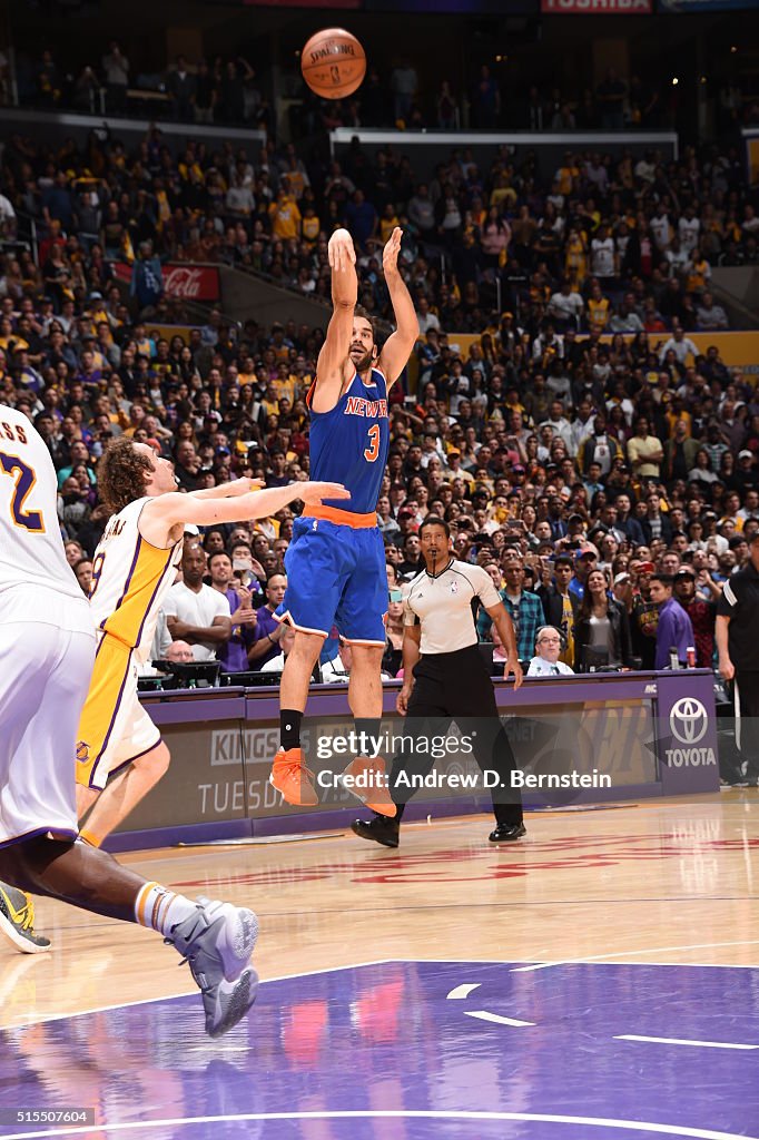 New York Knicks v Los Angeles Lakers