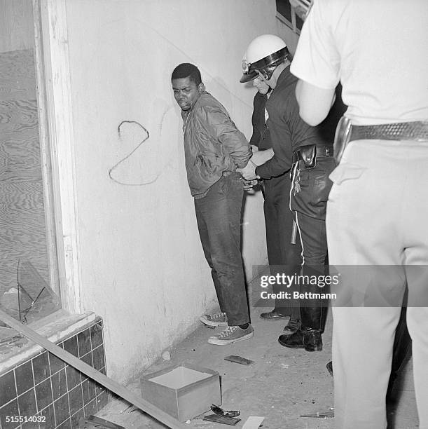 221 1965 Watts Riots Photos & High Res Pictures - Getty Images